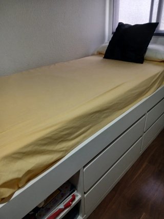 Cama 90cm con cajones,esta como nuevo.