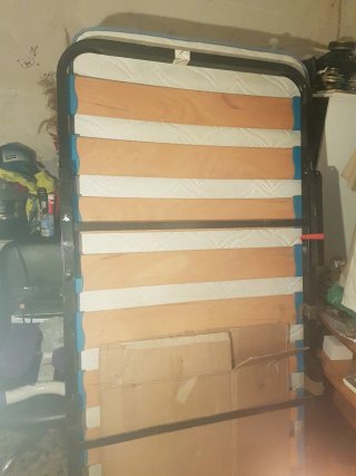 Cama metálica con somier de madera y colchón199x90