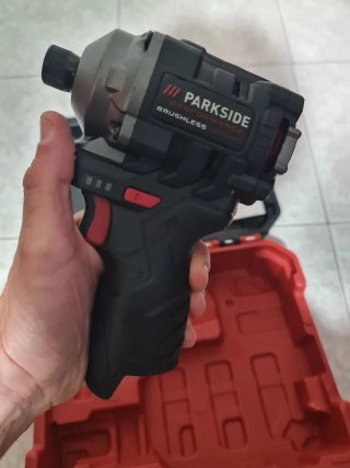 Avvitatore a percussione Parkside 12V