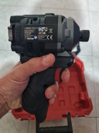 Avvitatore a percussione Parkside 12V