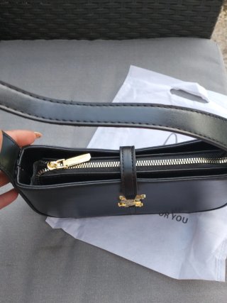 Borsa a spalla YSL nera con logo oro