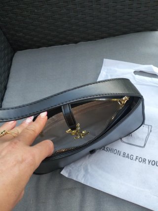 Borsa a spalla YSL nera con logo oro