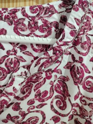 Blusa manga larga estampada talla 42