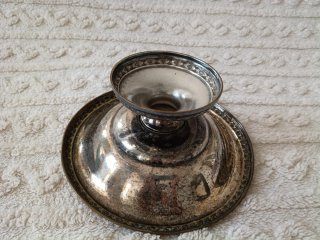 Frutero antiguo de metal
