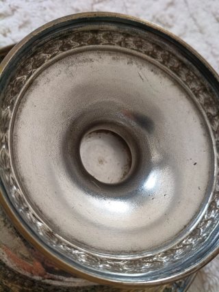 Frutero antiguo de metal