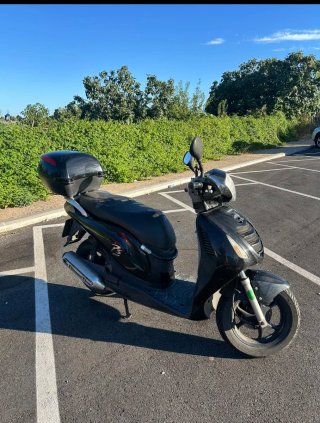Honda PS 125 Scooter Negra