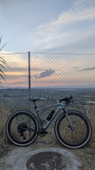 Giant Revolt X Pro 2 AXS