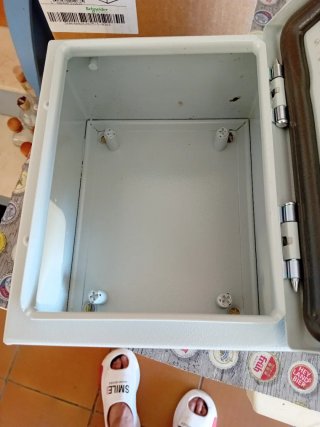 Caja metálica eléctrica 20x24x16