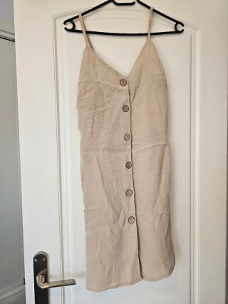 Ropa de mujer – varias prendas y conjuntos