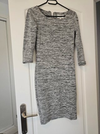 Ropa de mujer – varias prendas y conjuntos
