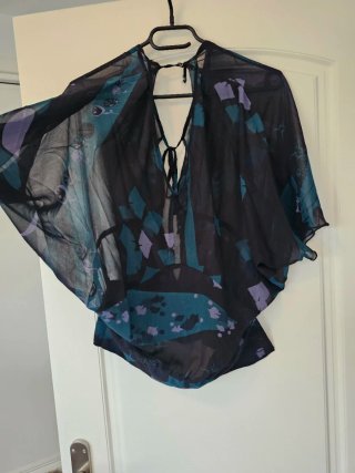 Ropa de mujer – varias prendas y conjuntos