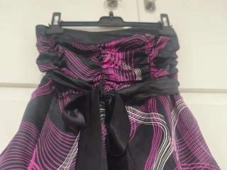 Vestido de fiesta negro y morado