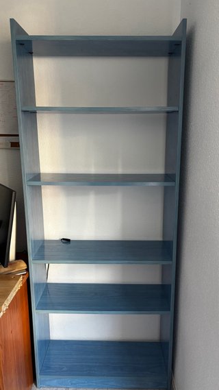 Estantería azul de madera