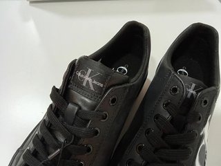 Zapatillas Calvin Klein Jeans negras logo CK talla
