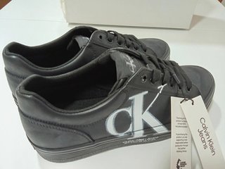 Zapatillas Calvin Klein Jeans negras logo CK talla