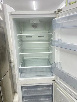 Nevera Beko Combi Blanca