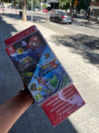 Nintendo Switch OLED + Super Mario Galaxy 2