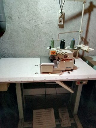 Siruba 757D Remalladora 5 hilos