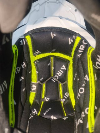 Casco Airoh Twist 3