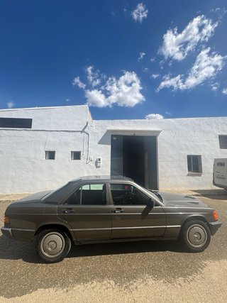 Mercedes-Benz 190 w201 Manual