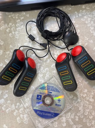 Buzz! The Music Quiz PS2 + 4 mandos