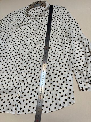 Blusa Primark Cares talla 46 estampado geométrico