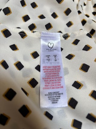 Blusa Primark Cares talla 46 estampado geométrico
