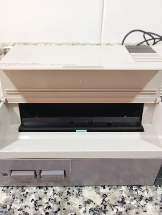Consola Nintendo NES con mandos