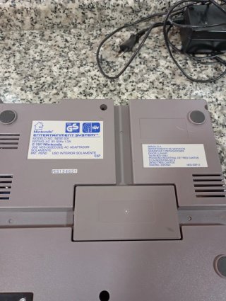 Consola Nintendo NES con mandos