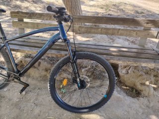 Bicicleta da montagna blu