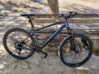 Bicicleta da montagna blu