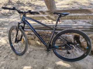 Bicicleta da montagna blu