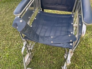 Silla de ruedas plegable azul metálica Uribarri