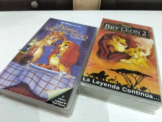 VHS Disney: El Rey León 2 y La Dama y el Vagabundo