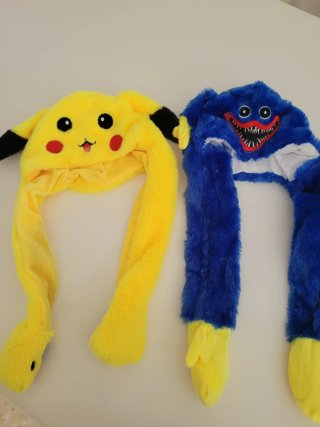 Gorro Pikachu y Huggy Wuggy