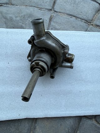 Bomba Agua CBR 600F 2001 Averiada