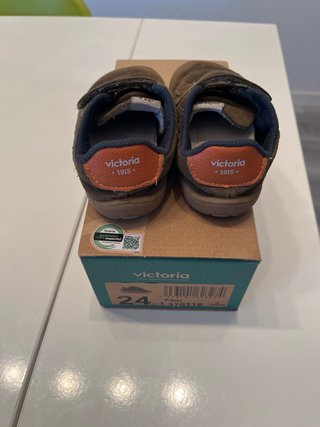 Zapatos Victoria Barefoot Talla 24 Kaki