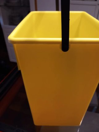 Cubo basura Fervik amarillo y negro