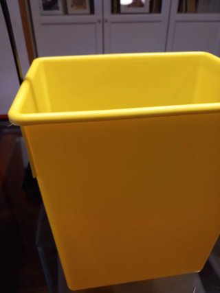Cubo basura Fervik amarillo y negro