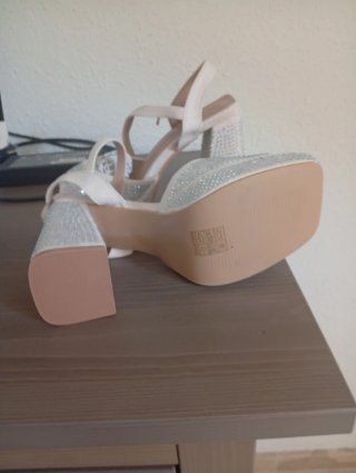 ZAPATOS DE FIESTA NUEVOS SIN ESTRENAR 10€ Precioso
