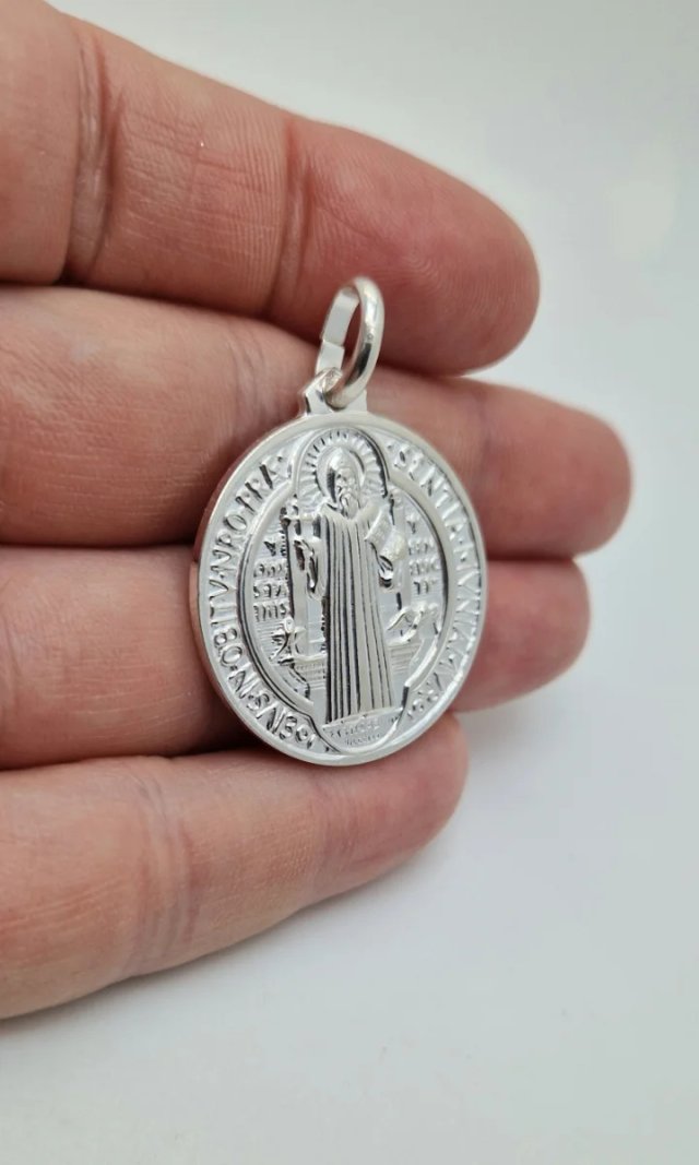 MEDALLA SAN BENITO DE PLATA