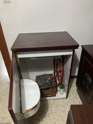 Máquina de coser antigua Alfa con muble ncluido