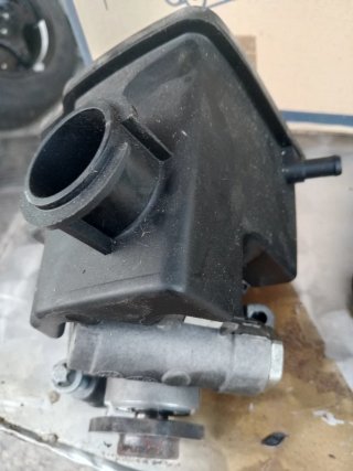 Bomba Dirección Asistida Mercedes