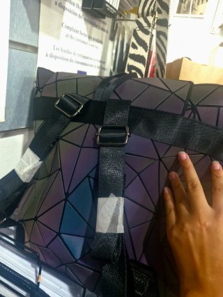 Mochila holográfica geométrica y grande