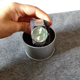 Reloj Casio Quartz Verde y Plateado