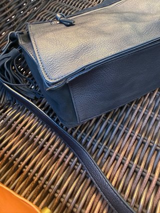 Bolso Parfois negro con tachuelas
