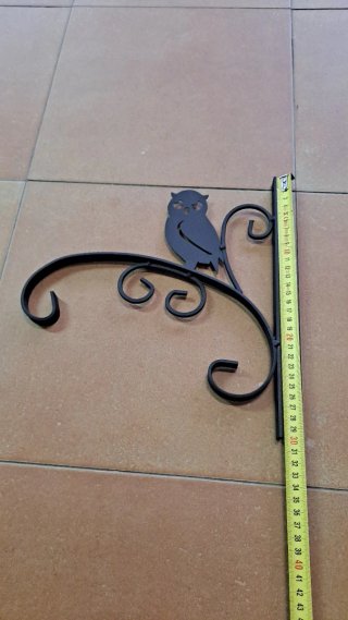 Soporte forja búho para maceta,esta en buen estado