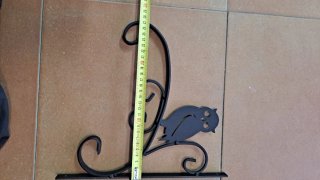 Soporte forja búho para maceta,esta en buen estado