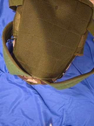 Mochila Camuflada Verde y Multicolor