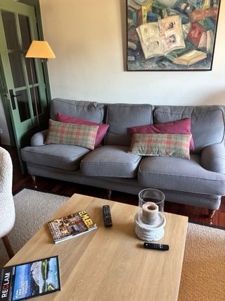 Divano inglese in tessuto grigio